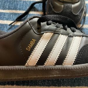 Adidas Sambas youth size 2.5 never been worn!